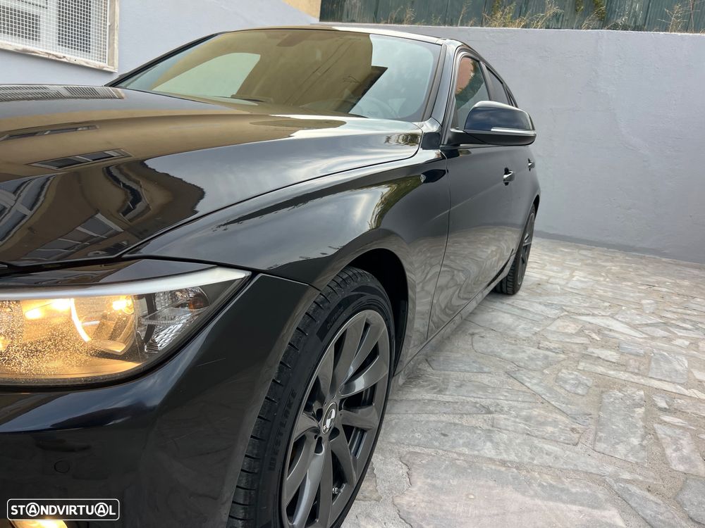 BMW 318 d Touring - 12