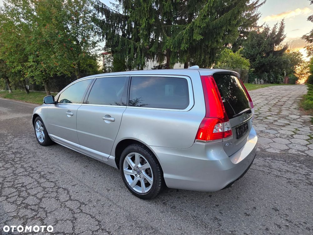 Volvo V70 D5 AWD Dynamic Summum - 11