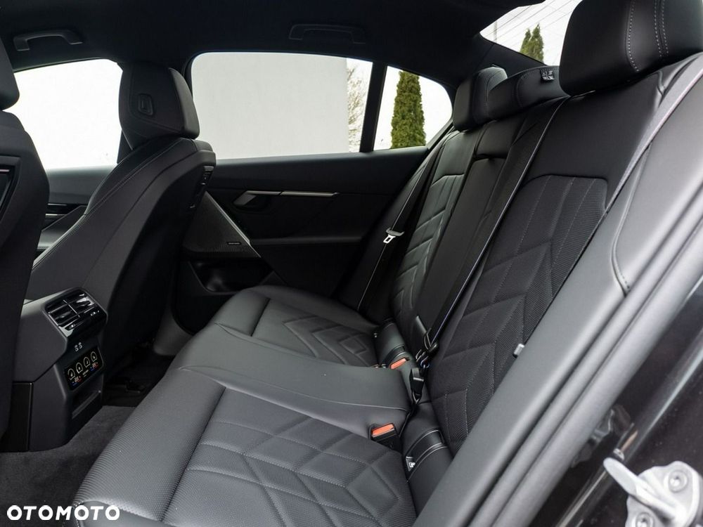BMW Seria 5 540d xDrive - 22