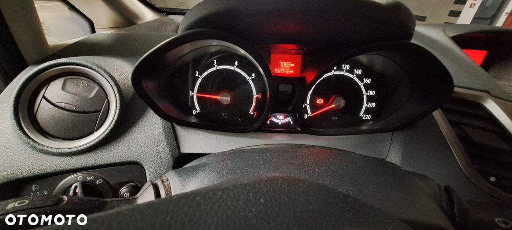 Ford Fiesta 1.25 Trend - 12