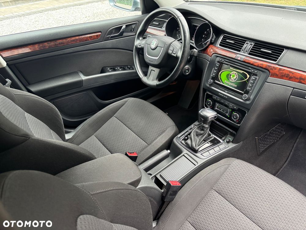 Skoda Superb 2.0 TDI Elegance DSG - 13