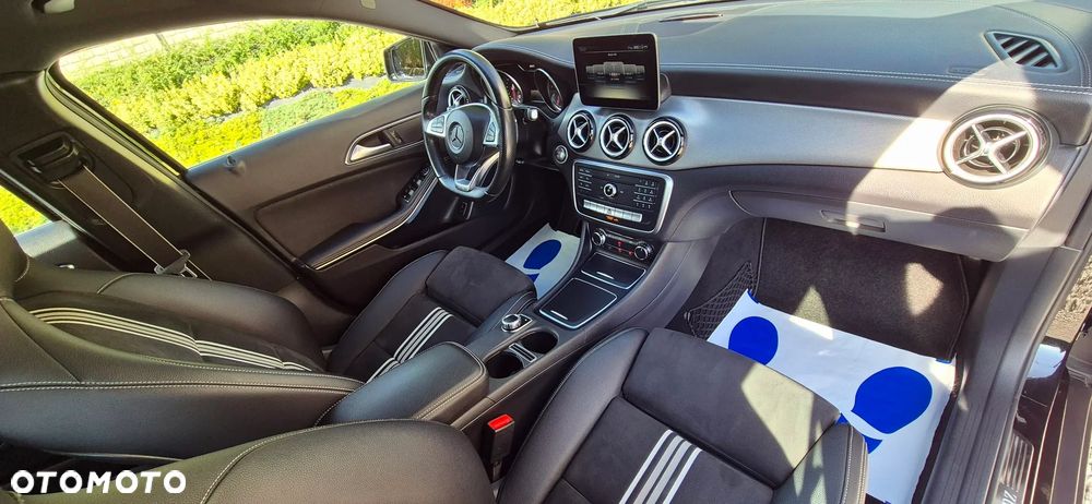 Mercedes-Benz GLA 180 7G-DCT AMG Line - 9