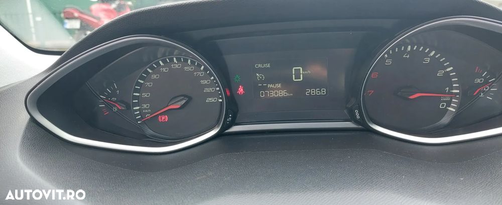 Peugeot 308 1.2 L PureTech Turbo Active - 5