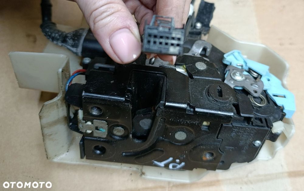 Cayenne I zamek drzwi przednie przód tylne tył EU Porsche 1J0 973 715 - 5