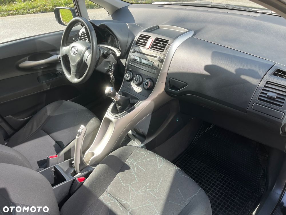Toyota Auris 1.33 VVT-i - 8