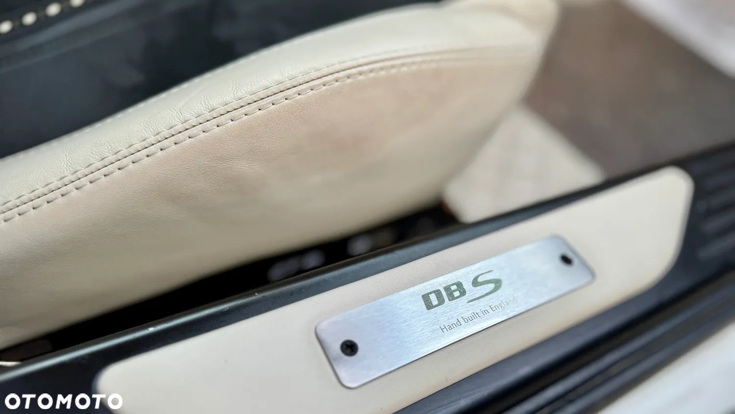 Aston Martin DBS Cabrio Touchtronic - 11