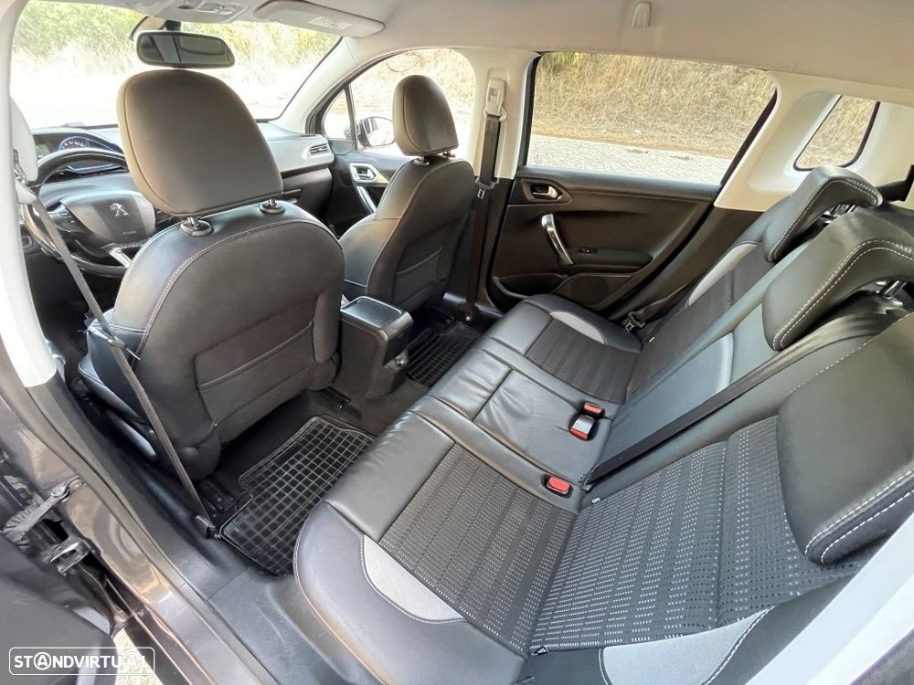 Peugeot 2008 1.6 BlueHDi Allure - 44