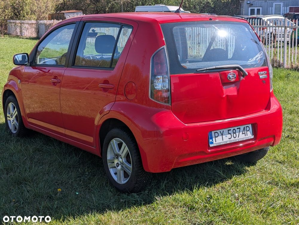 Daihatsu Sirion - 4