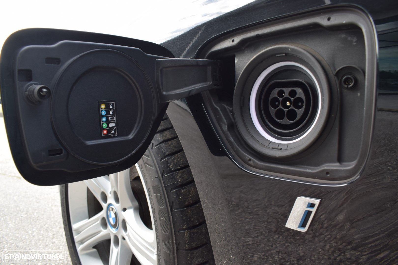 BMW 330 e iPerformance - 16