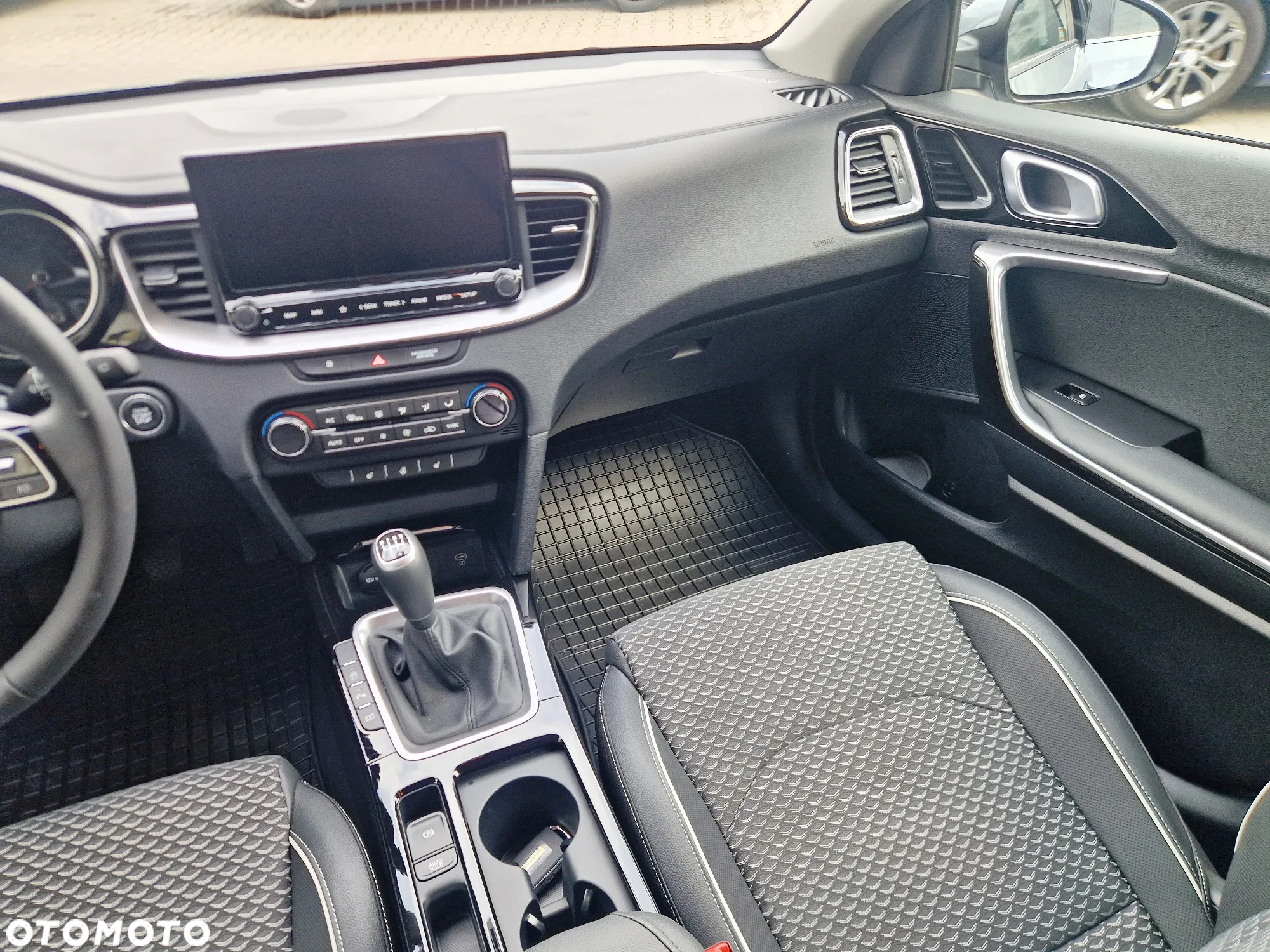 Kia Ceed 1.5 T-GDI Tribute - 23
