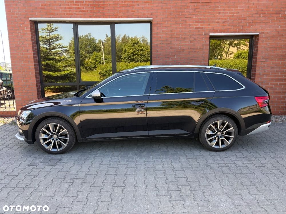 Skoda Superb 2.0 TDI SCR 4x4 Scout DSG - 32