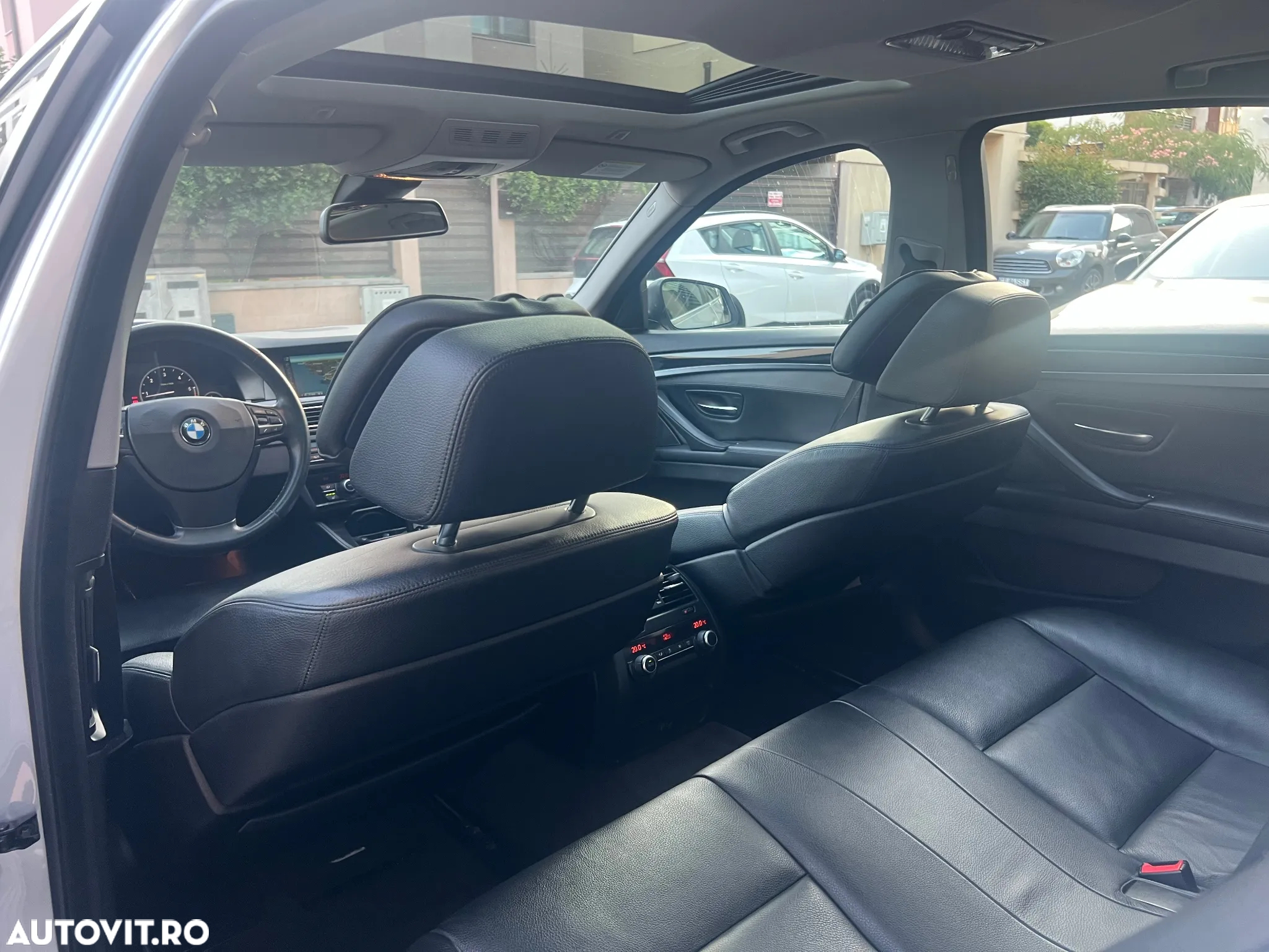 BMW Seria 5 520d - 33