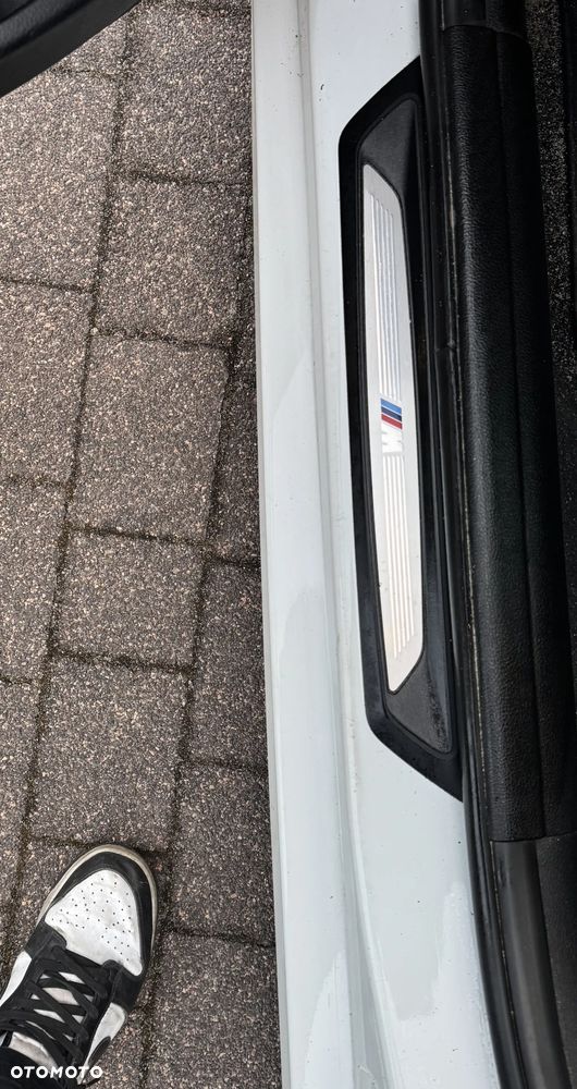 BMW Seria 3 328i xDrive Sport Line - 13