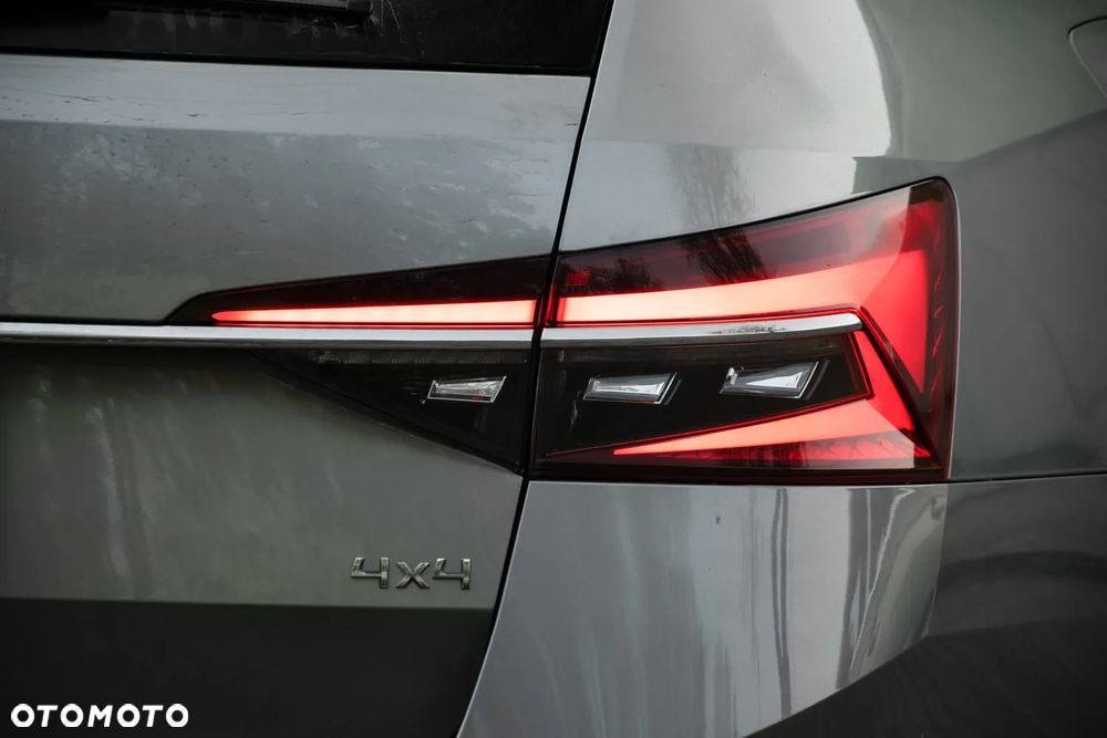 Skoda Superb 2.0 TDI 4x4 DSG L&K - 14