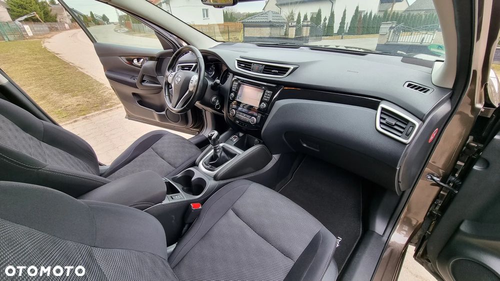 Nissan Qashqai 1.2 DIG-T N-Vision - 19