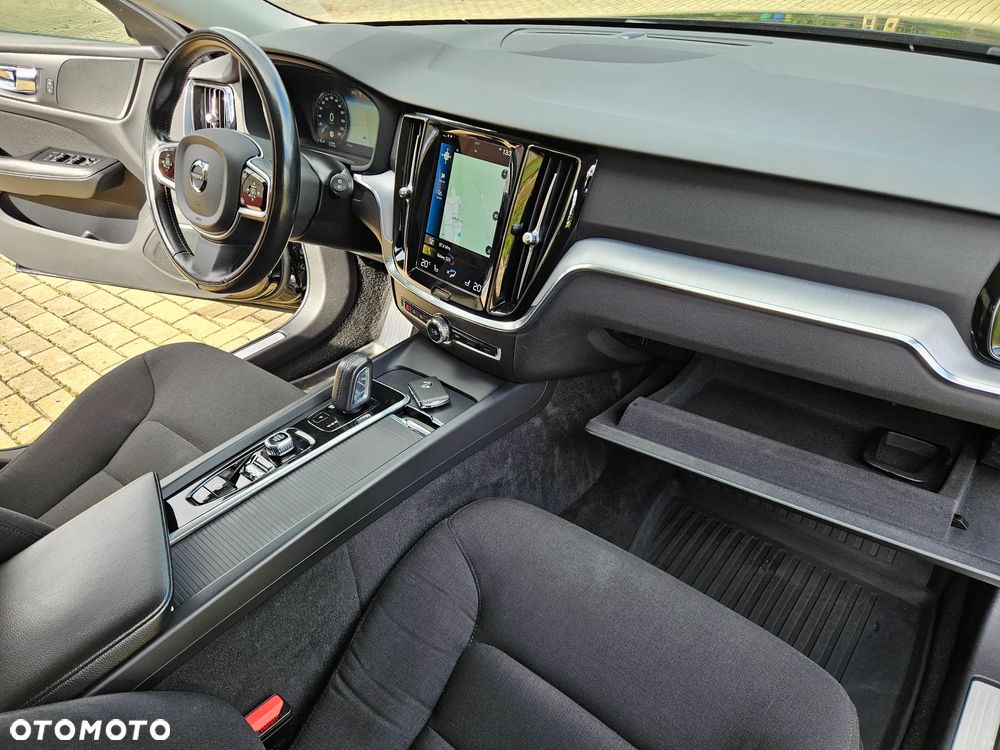 Volvo V60 D4 Momentum Pro - 32