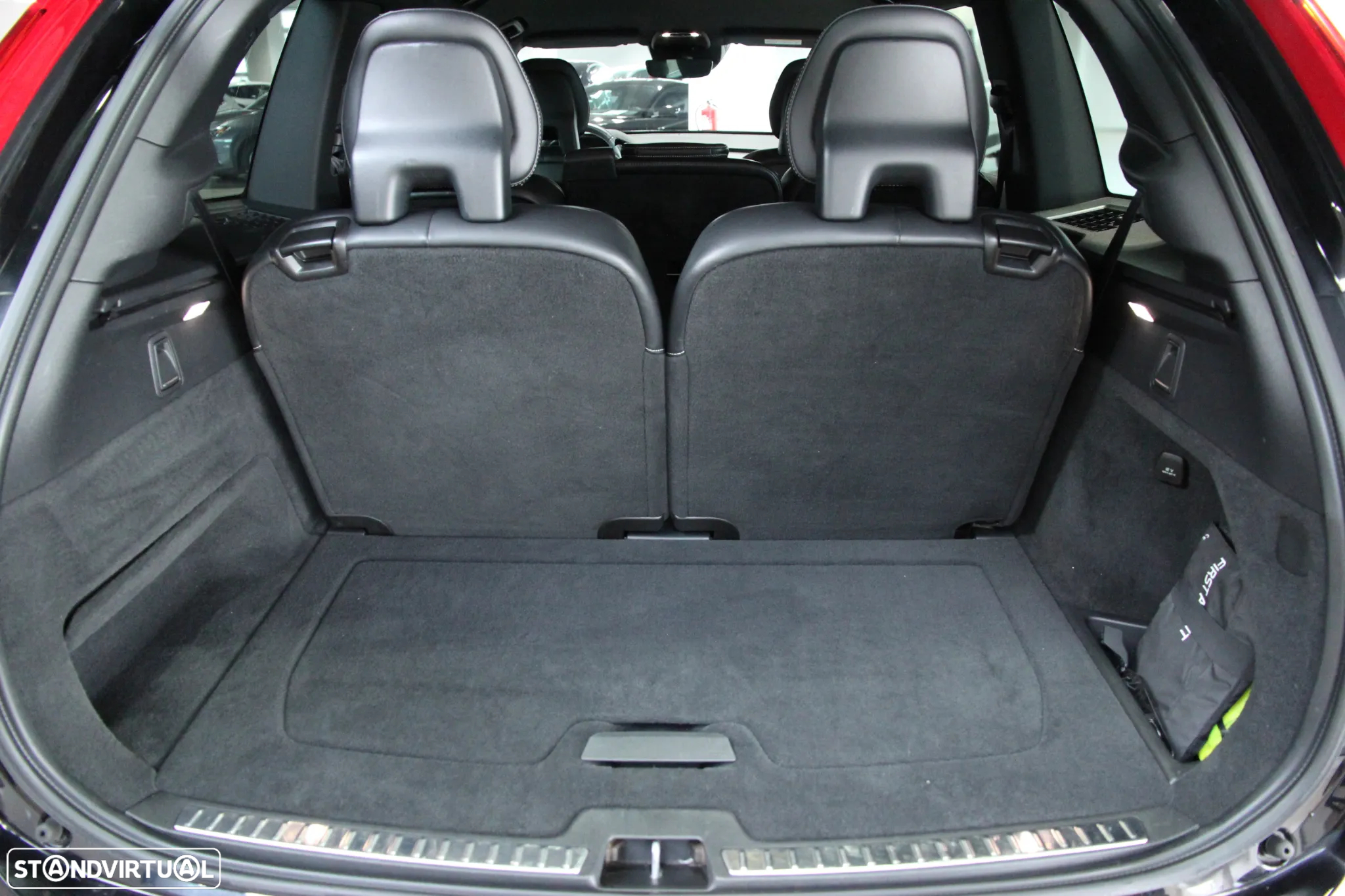 Volvo XC 90 2.0 D4 R-Design - 28