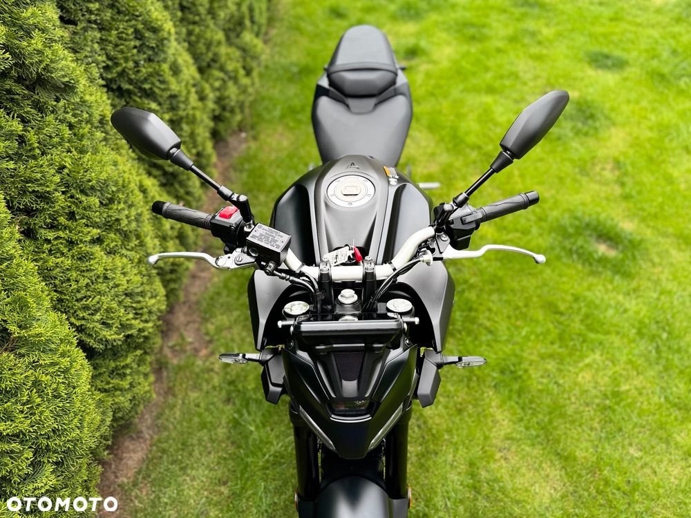 Yamaha MT - 7