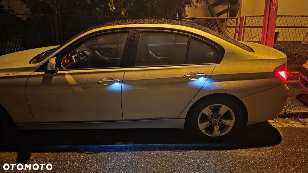 BMW Seria 3 320i Modern Line - 18