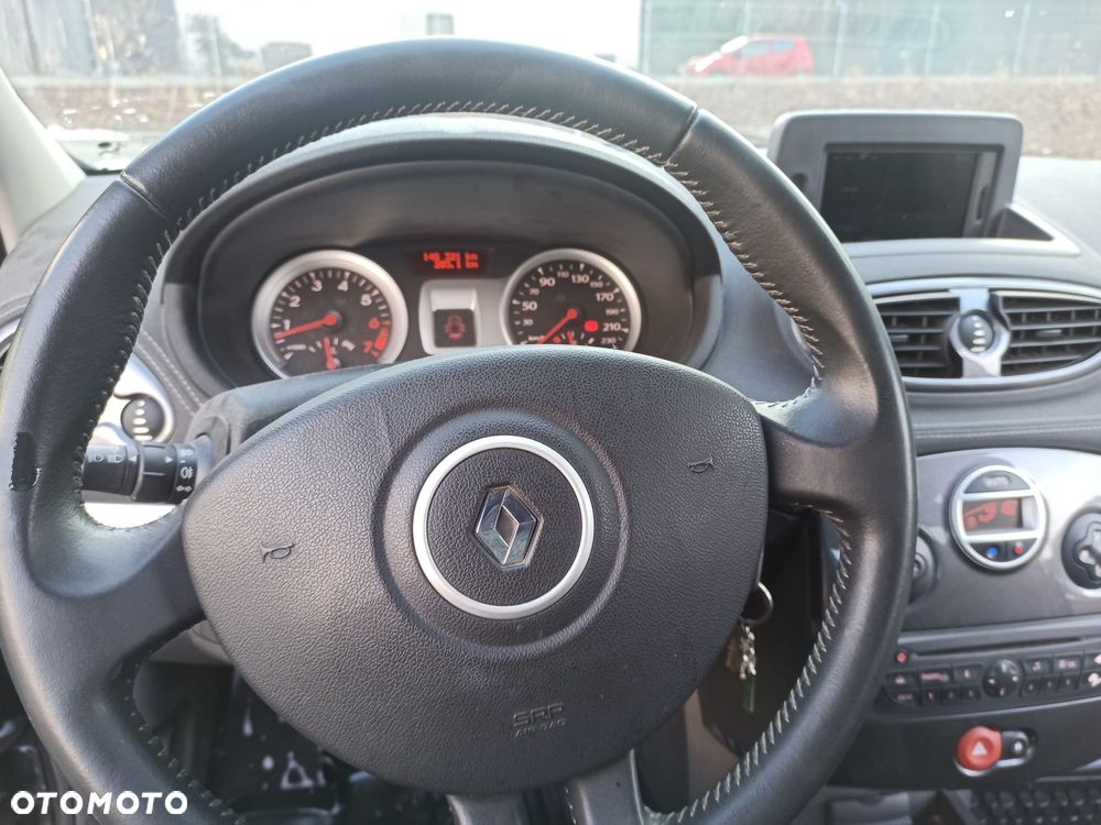 Renault Clio 1.2 16V Life - 12