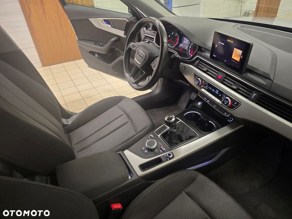 Audi A4 Avant 2.0 TDI DPF Attraction - 9