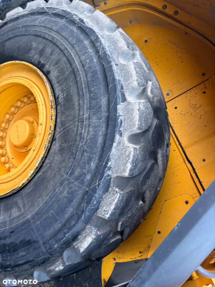 Volvo L150H rok 2011, 26ton, 4,2m3 opony 70%, bdb - 11