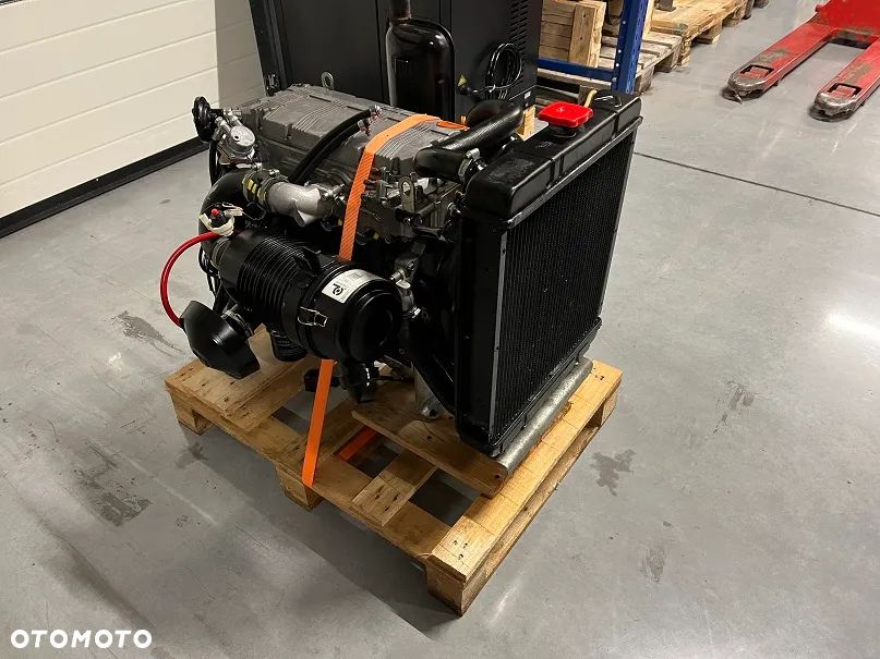 SILNIK LOMBARDINI LDW 1204 3000rpm stan jak nowy zestaw 11500 netto - 1