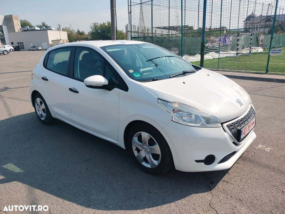 Peugeot 208 - 10