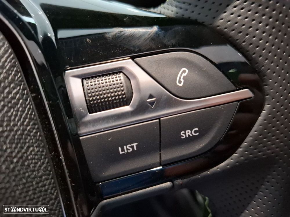 Peugeot e-2008 54 kWh GT - 18