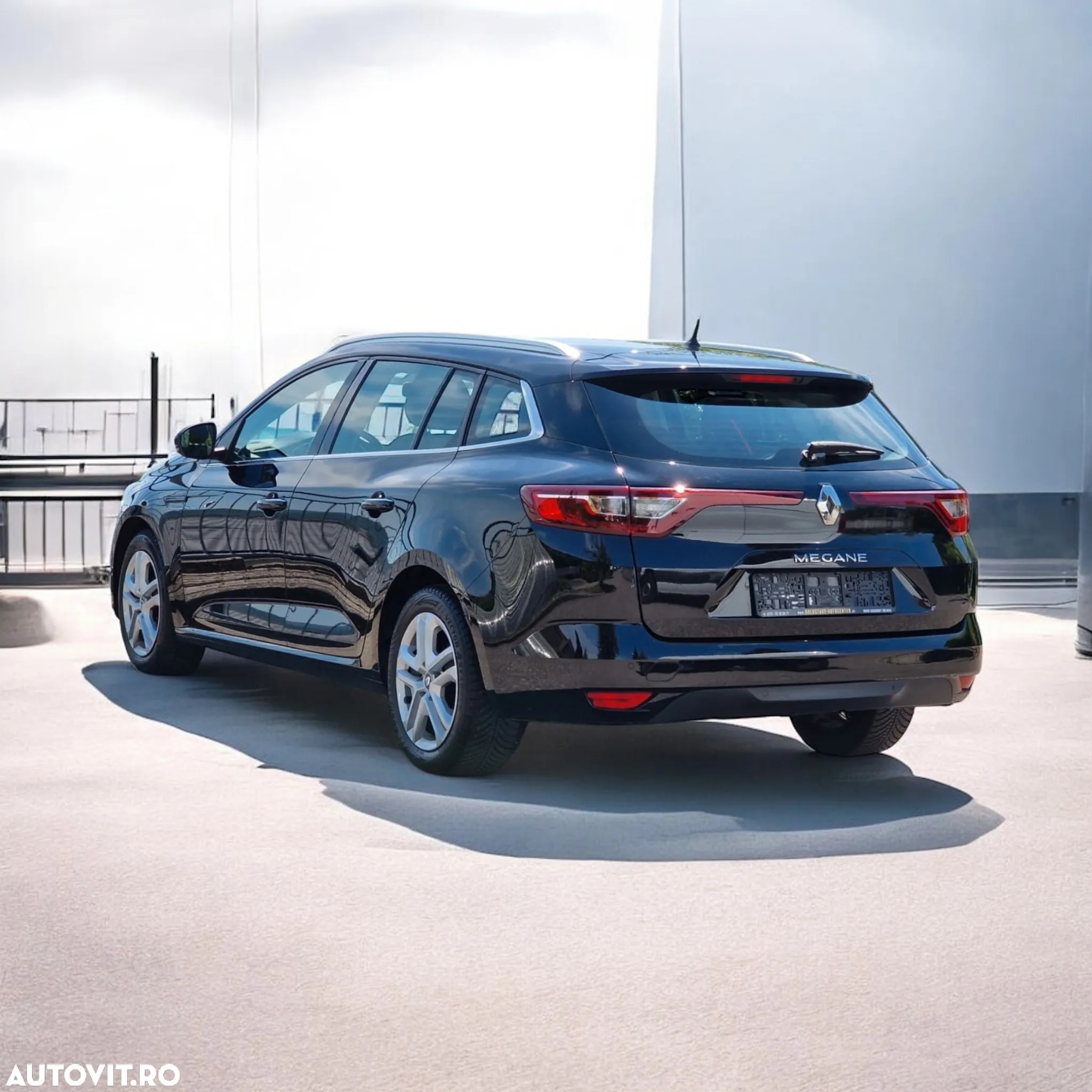 Renault Megane BLUE dCi EDC Limited - 4