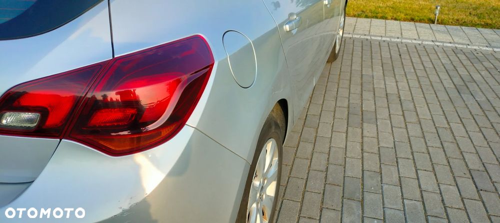 Opel Astra 1.6 Active - 11