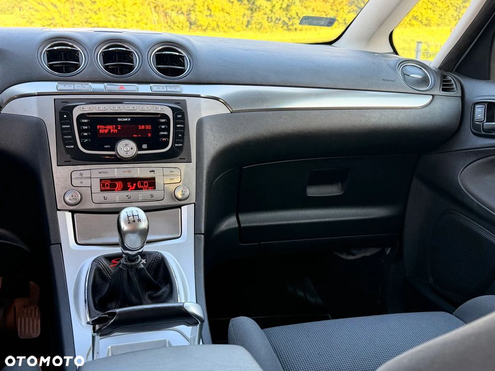 Ford S-Max 2.0 Ambiente - 16