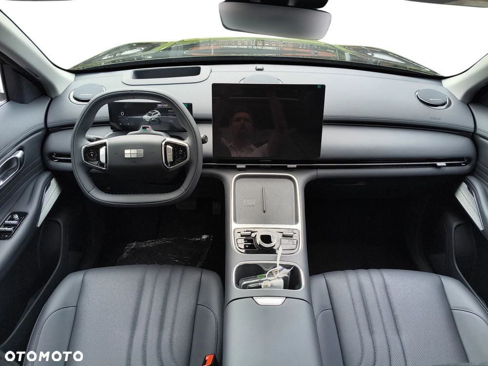 Geely Starray EM-i 1.5 PHEV Max - 12