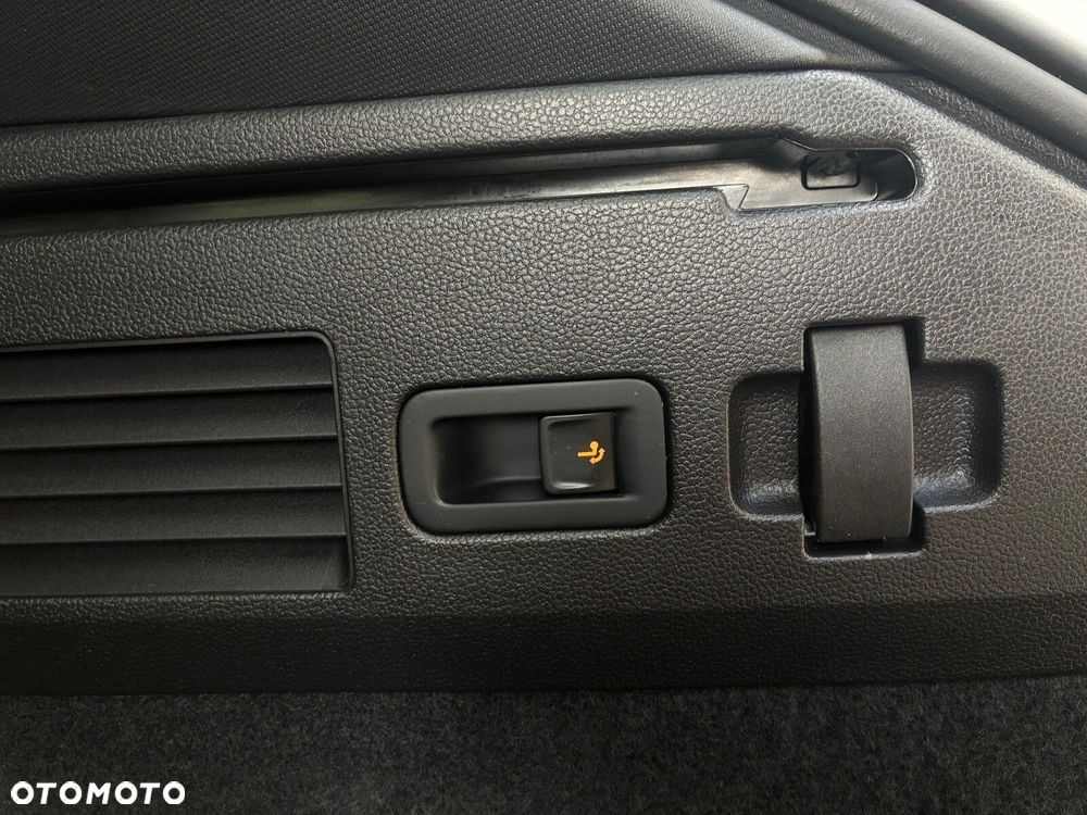 Volkswagen Arteon 2.0 TDI R-Line DSG - 38