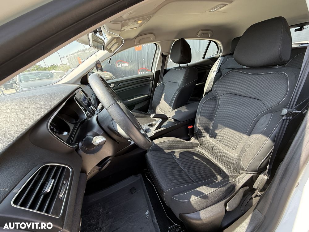Renault Megane TCe Business - 10