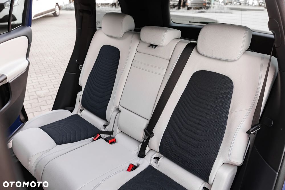 Mercedes-Benz GLB 200 Style 7G-DCT - 33