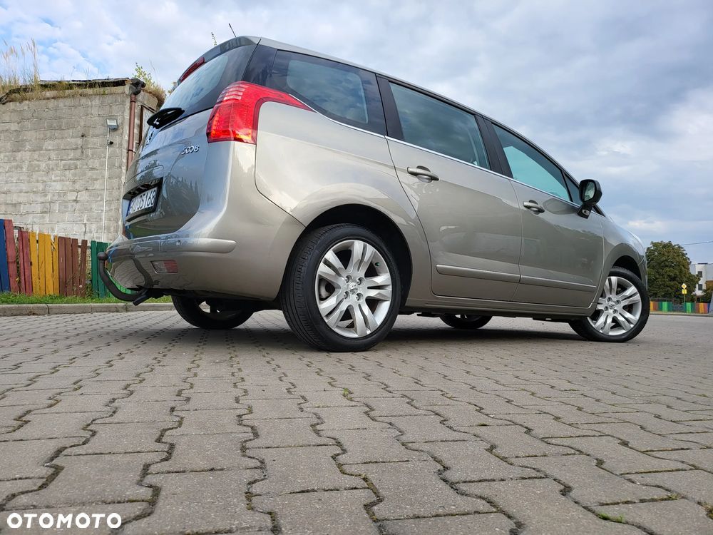 Peugeot 5008 1.6 THP Allure 7os - 32