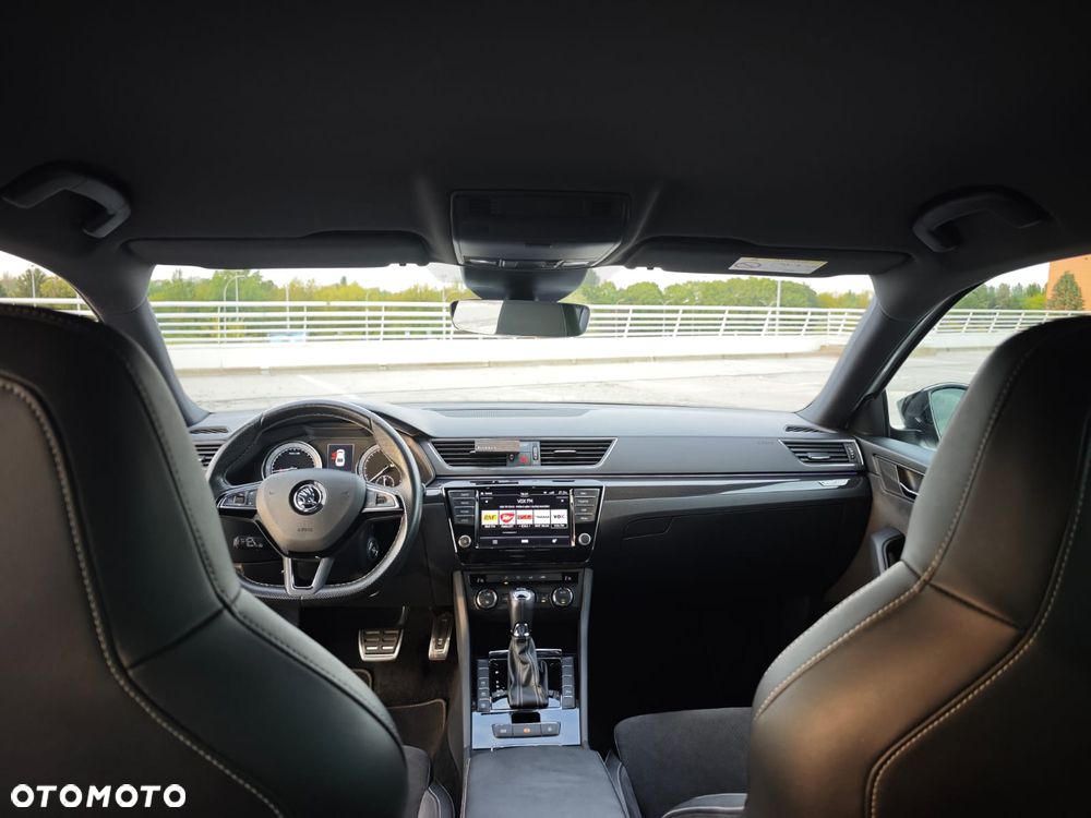 Skoda Superb 2.0 TDI Sportline DSG - 20