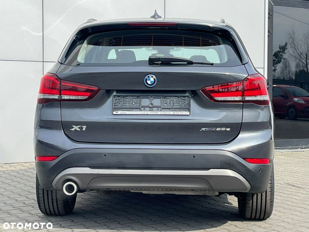 BMW X1 xDrive25e Advantage - 11