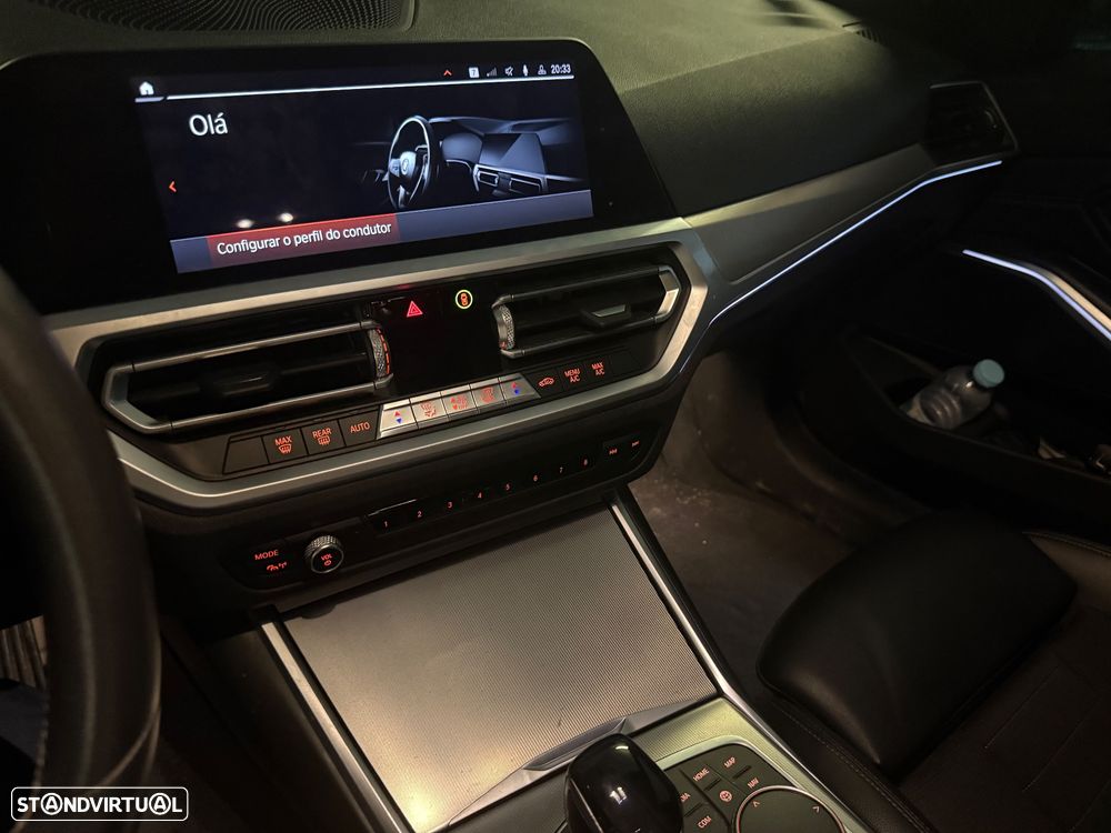 BMW 320 d xDrive Auto - 14