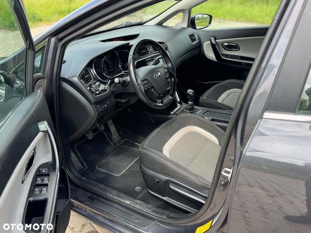 Kia Ceed - 10