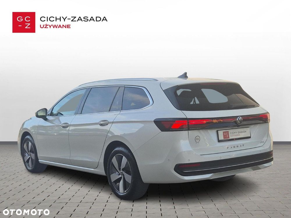 Volkswagen Passat - 3