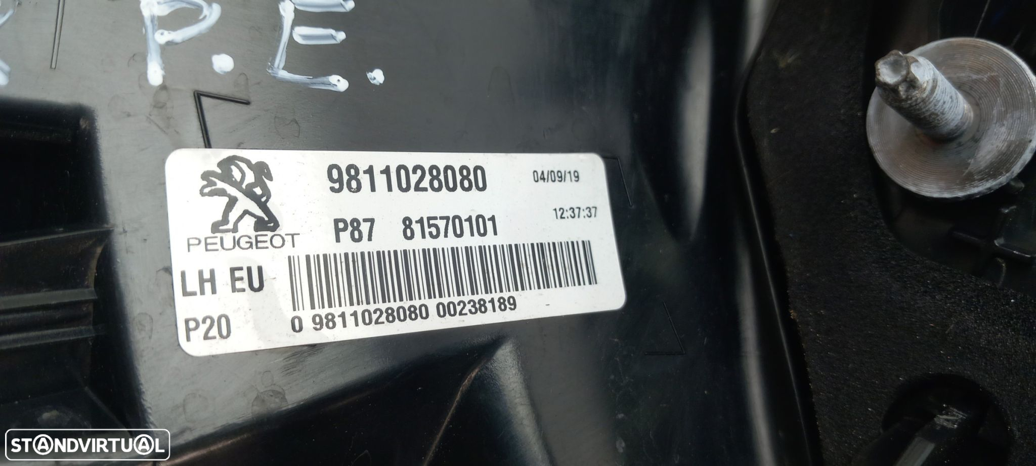 Farolim esquerdo PEUGEOT 5008 II (M_) - 5