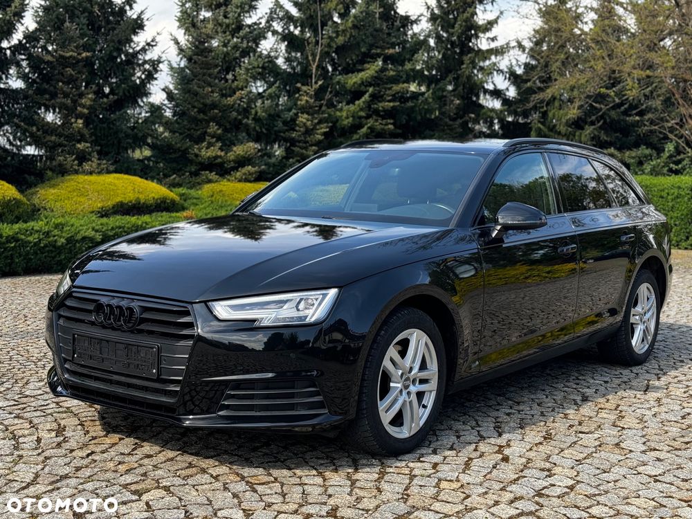 Audi A4 - 1