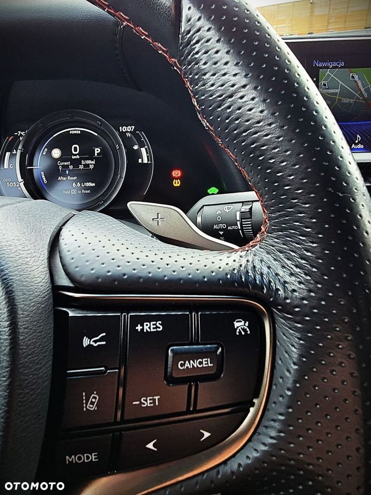 Lexus ES 300h F Sport Edition - 14