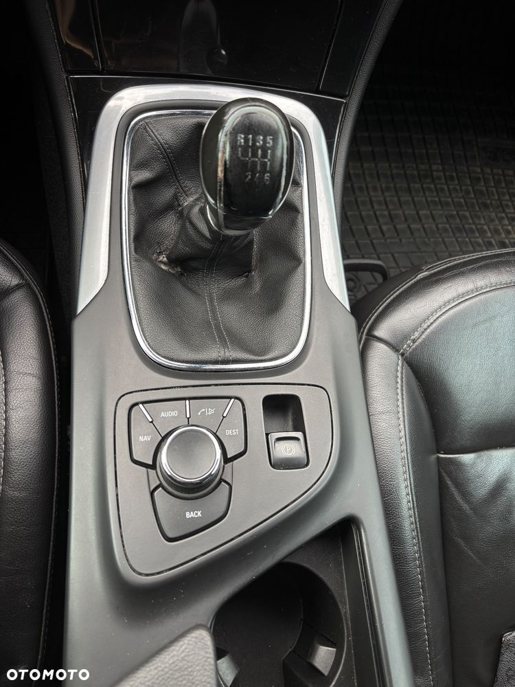 Opel Insignia - 12