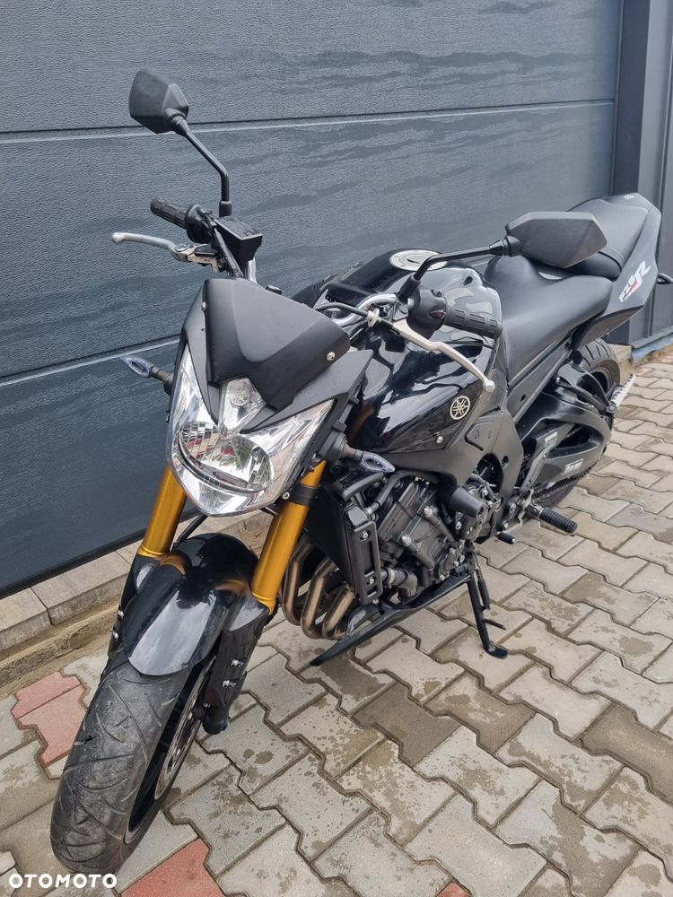 Yamaha FZ8 - 10