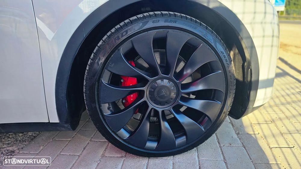 Tesla Model Y Performance Dual Motor AWD - 27