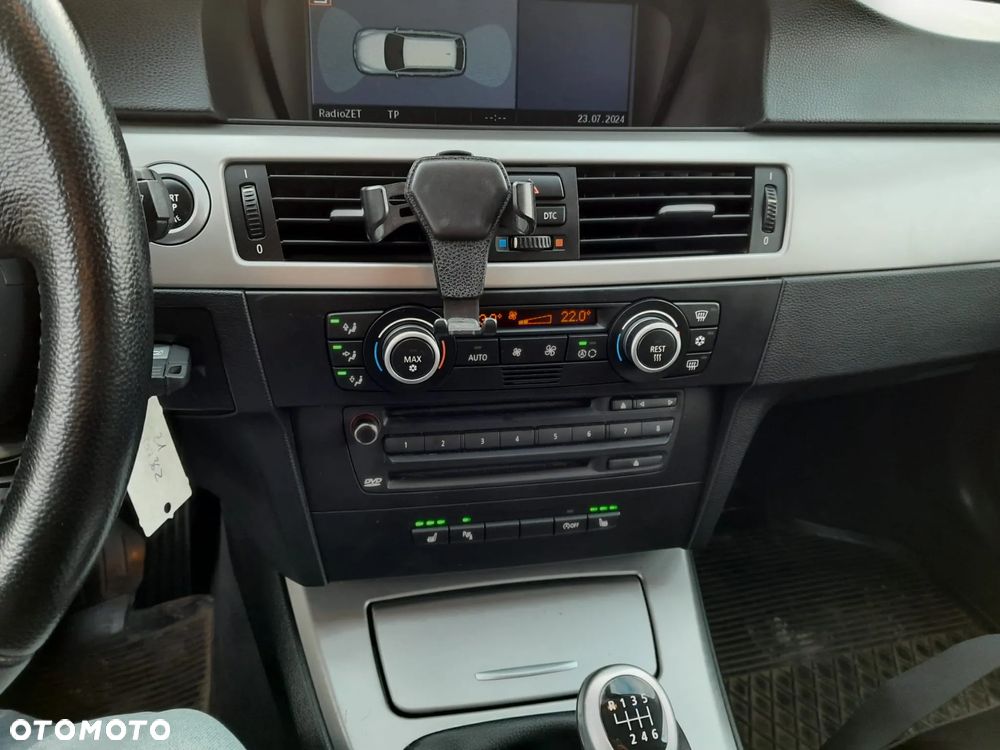 BMW Seria 3 320d DPF Touring - 22