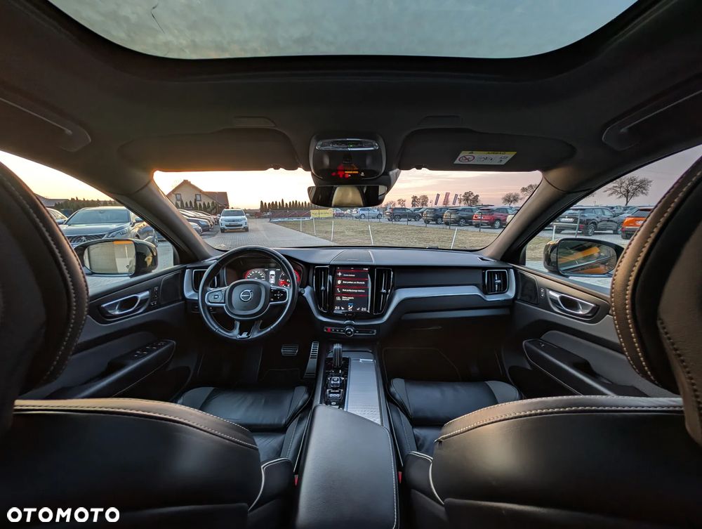 Volvo XC 60 D5 AWD R-Design - 21